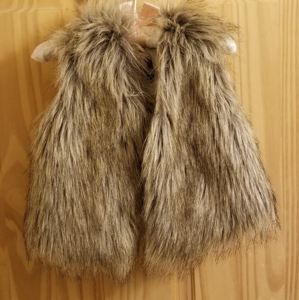 Little girls old navy faux fur vest
